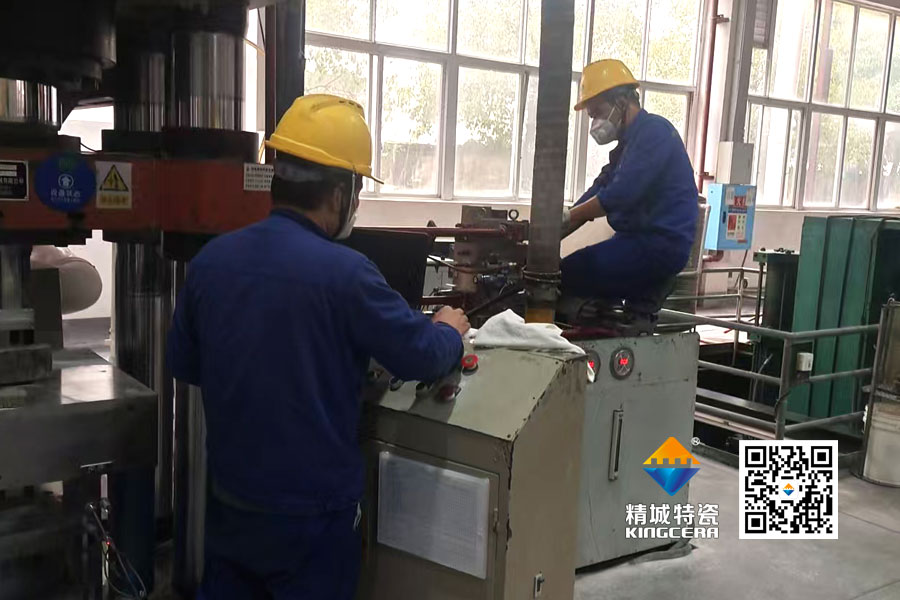 以厂为家，勇于担当：魏科班组自主改造压机纪实